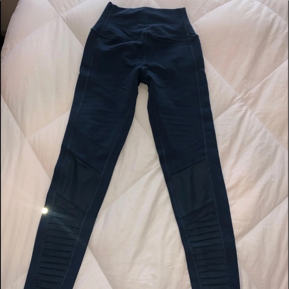 Alo yoga high waist moto leggings - Picture 3 of 4